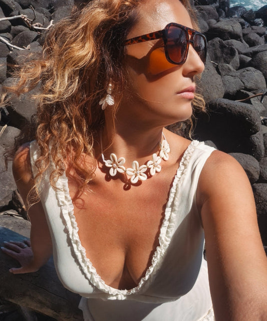 Flower Shell Cord Necklace